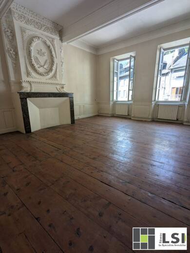 Maison à vendre 153 600 € 7 pièces 3 chambres 135 m² Saint-Béat-Lez 31440