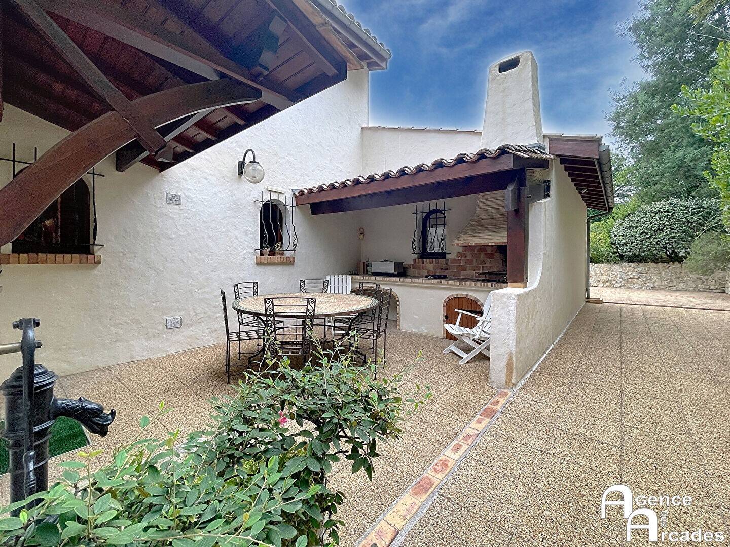 Maison à vendre, 180m², SAINT SULPICE ET CAMEYRAC