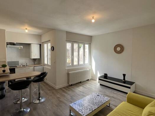 Appartement à louer 520 € 2 pièces 2 chambres 37 m² Étage 1/1 Centre Ville Niort 79000