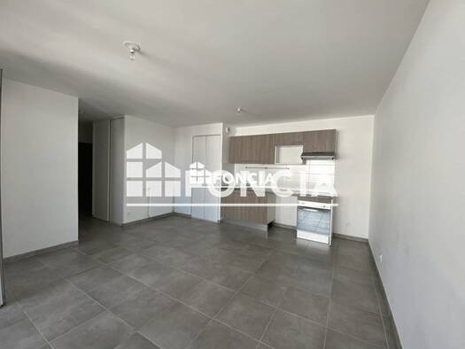 Appartement à louer 799 € 3 pièces 2 chambres 59,8 m² Étage 3/3 Croix-daurade Toulouse 31200