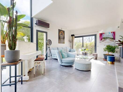 Maison à vendre 1 390 000 € 5 pièces 4 chambres 220,3 m² 2 000 m² de terrain Zone Pavillonnaire Chaponost 69630