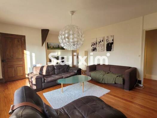 Appartement à vendre 244 000 € 6 pièces 3 chambres 129,2 m² Étage 2/2 Préfecture Lons-le-Saunier 39000