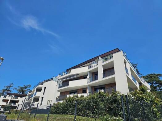 Appartement à vendre 199 000 € 2 pièces 1 chambre 54,4 m² 1er étage Est Saint-Priest-en-Jarez 42270