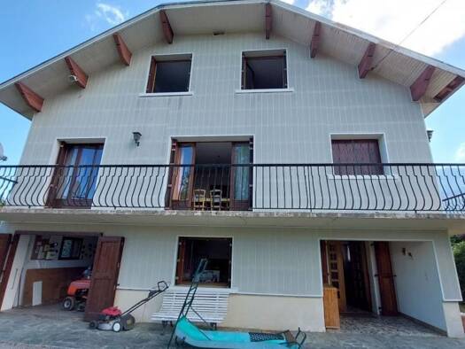 Maison à louer 975 € 6 pièces 5 chambres 183 m² 600 m² de terrain Saint-Laurent-du-Pont 38380