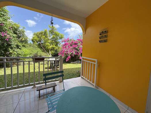 Appartement à louer 580 € 1 pièce 30 m² RDC Les Abymes 97139