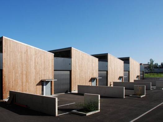 Local d'activités à vendre 161 250 € 215 m² d'espace de stockage Durance-Baigne Pieds-Hôpital Avignon 84000