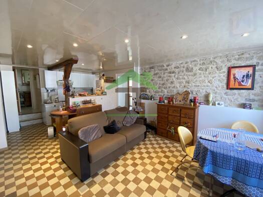 Immeuble à vendre 189 000 € 174 m² Patay 45310