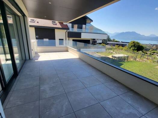 Appartement à louer 4 493 € 5 pièces 4 chambres 164,1 m² 1er étage Glaisins Annecy 74940