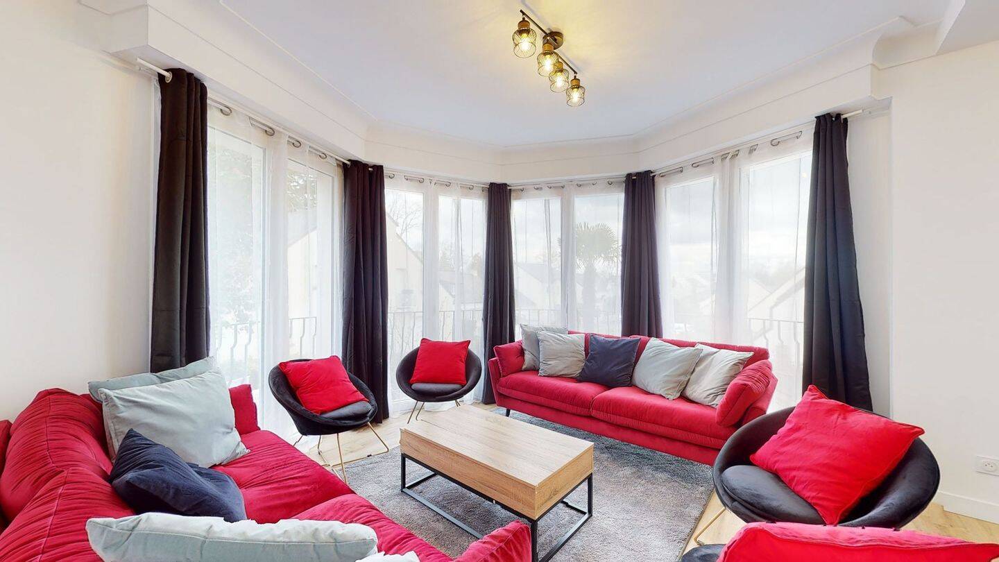 Maison 12 pièces — 2