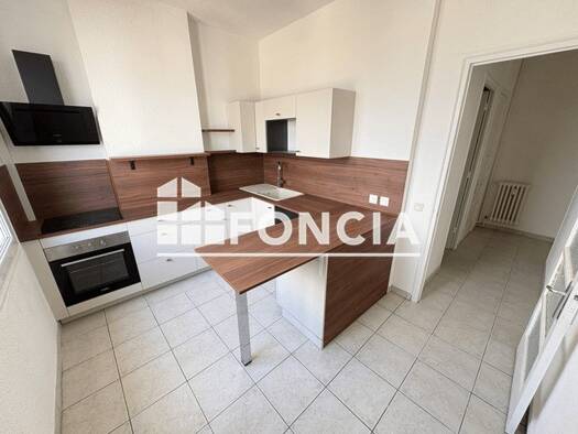 Appartement à louer 820 € 2 pièces 1 chambre 56,6 m² RDC/7 Centre Ville Valence 26000