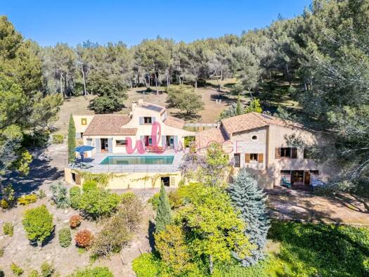 Maison à vendre 1 390 000 € 11 pièces 6 chambres 330 m² Sud Bouc-Bel-Air 13320
