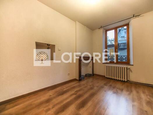 Maison à vendre 420 000 € 5 pièces 4 chambres 256 m² Centre Historique Embrun 05200