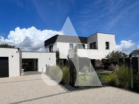 Maison à vendre 699 900 € 5 pièces 3 chambres 142 m² 666 m² de terrain Plouhinec 56680