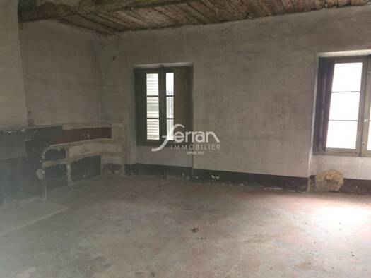 Appartement à vendre 48 000 € 3 pièces 2 chambres 57 m² Étage 3/4 Salernes 83690