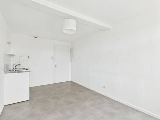 Appartement à louer - logement étudiant 545 € 1 pièce 1 chambre 27 m² Étage 5/5 Centre-Ancienne Ville Metz 57000