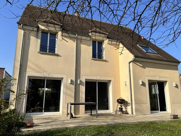Maison à vendre 850 000 € 7 pièces 4 chambres 185 m² 468 m² de terrain La Plaine Montesson 78360