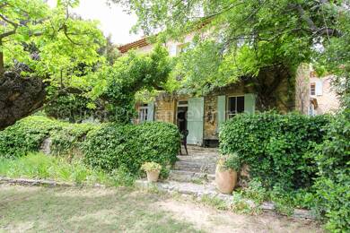Ferme à vendre 1 050 000 € 9 pièces 7 chambres 260 m² 11 630 m² de terrain Suzette 84190