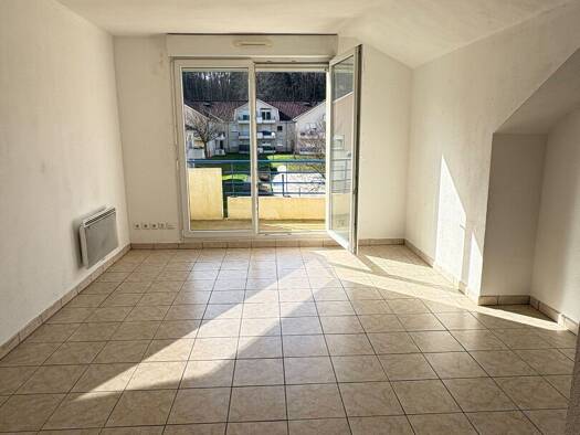 Appartement à louer 524 € 3 pièces 2 chambres 55 m² Étage 2/2 Houvergarten-Centre Ville Creutzwald 57150