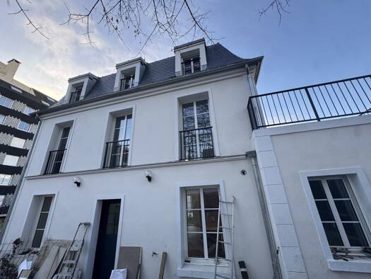 Maison à vendre - Première occupation 2 100 000 € 8 pièces 8 chambres 233 m² Le Pont Saint-Maurice 94410