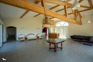Maison à vendre 483 000 € 5 pièces 4 chambres 380 m² 8 825 m² de terrain Sauveterre de Guyenne 33540