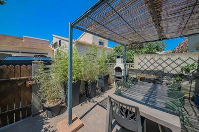 Maison à louer 790 € 3 pièces 2 chambres 61 m² Est Borgo 20290