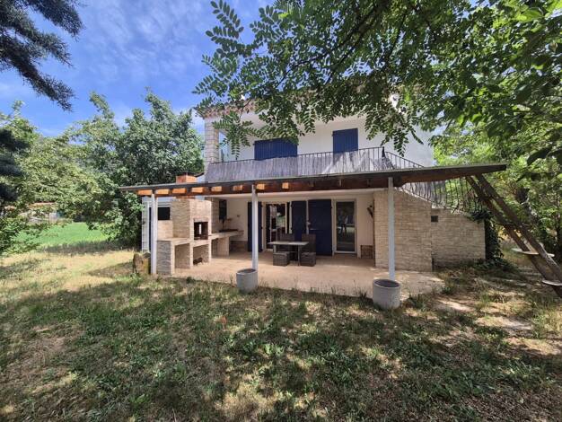 Maison à vendre 395 000 € 3 pièces 2 chambres 100 m² 1 700 m² de terrain Signes 83870