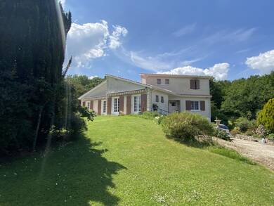 Maison à vendre 286 200 € 6 pièces 4 chambres 170 m² 2 100 m² de terrain Magnac sur Touvre 16600