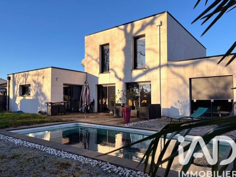 Maison à vendre, 211m², LA ROCHE SUR YON