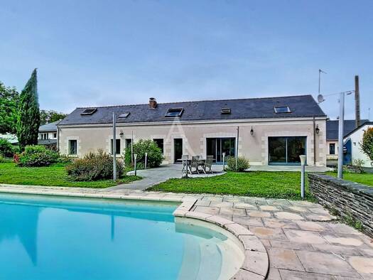 Maison à vendre 598 300 € 7 pièces 4 chambres 190 m² 3 000 m² de terrain Verrières-en-Anjou 49112