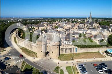 Local commercial à vendre 395 000 € 92 m² de surface de vente Guérande 44350