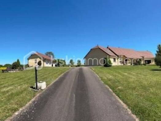 Maison à vendre 550 000 € 11 pièces 6 chambres 300 m² Beaujeu-Saint-Vallier-Pierrejux-et-Quitteur 70100