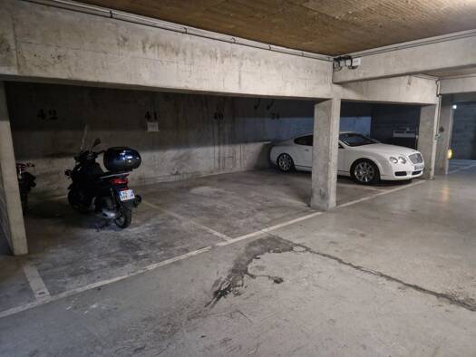 Parking à vendre 600 000 € 300 m² Vaugirard-Parc des Expositions Paris 15ème arrondissement 75015
