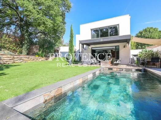 Villa à louer 6 900 € 4 pièces 3 chambres 160 m² 980 m² de terrain Les Caillols Marseille 12ème arrondissement 13012