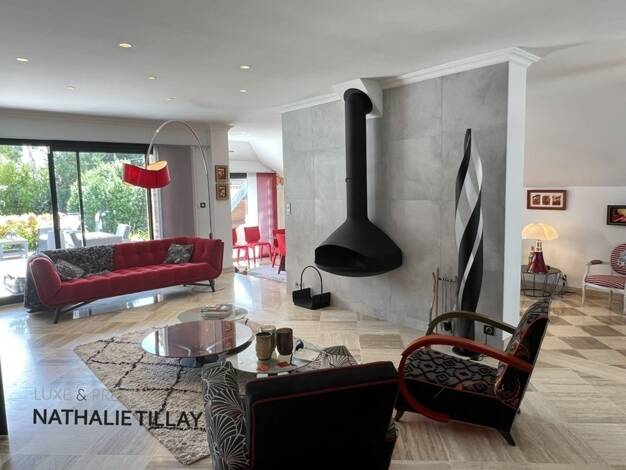 Maison à vendre 695 000 € 9 pièces 4 chambres 284 m² 1 512 m² de terrain Orléans 45000