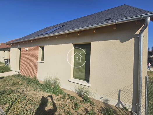 Maison à vendre 152 250 € 2 pièces 1 chambre 50 m² 108 m² de terrain Montlivault 41350