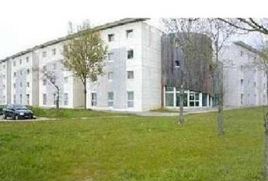 Appartement à louer 394 € 1 pièce 17,3 m² Dernier étage, Étage 3/3 Nantes Erdre Nantes 44300
