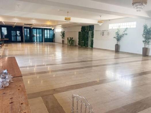 Hôtel à vendre Fonds de commerce 1 150 000 € 1 120 m² d'espace de restauration Chateau Gaillard Dammarie-les-Lys 77190