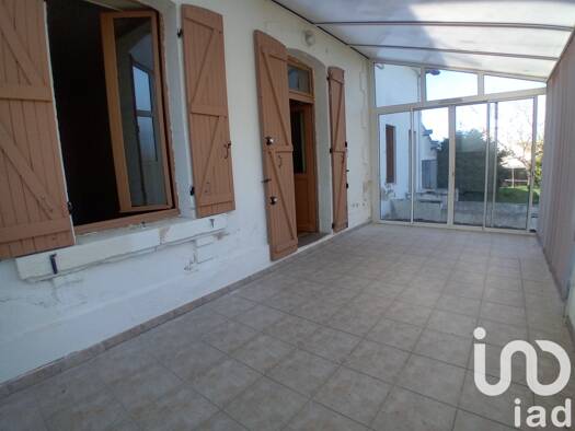 Maison à vendre 44 500 € 3 pièces 2 chambres 81 m² 1 377 m² de terrain Néris-les-Bains 03310