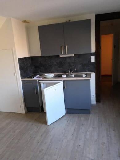 Appartement à louer 390 € 1 pièce 32 m² Cathédrale Troyes 10000