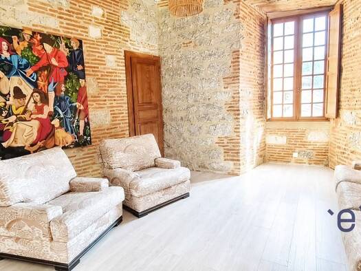 Immeuble à vendre 420 000 € 272 m² Saint Georges Cahors 46000