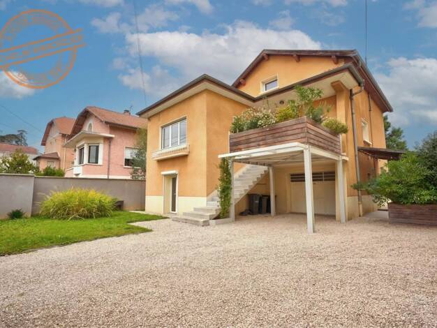 Maison à vendre 620 000 € 5 pièces 4 chambres 146 m² 324 m² de terrain Centre Champagne-au-Mont-d'Or 69410
