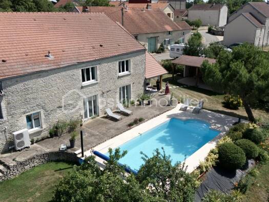 Maison à vendre 299 000 € 8 pièces 6 chambres 234 m² Mardor 52200
