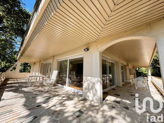 Appartement à louer 1 422 € 4 pièces 3 chambres 124 m² Dernier étage, Étage 1/1 Nans-les-Pins 83860