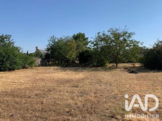 Terrain constructible à vendre 85 000 € 1 390 m² de terrain Sud Est Doué-en-Anjou 49700