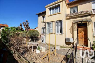 Appartement à vendre 210 000 € 4 pièces 3 chambres 74 m² Dernier étage, Étage 1/1 La Delorme Marseille 13015