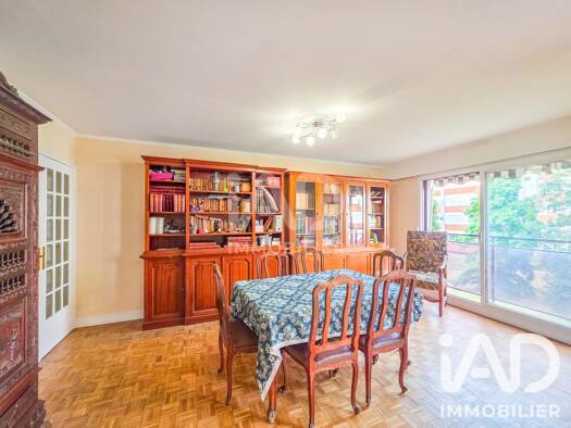 Appartement à vendre 220 000 € 3 pièces 1 chambre 61 m² Étage 1/4 Cimetiere Créteil 94000