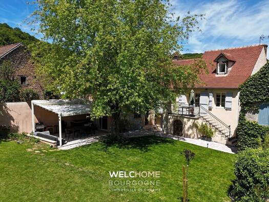 Maison à vendre 396 000 € 7 pièces 167 m² 913 m² de terrain Cluny 71250