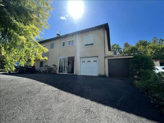 Maison à vendre 191 700 € 7 pièces 4 chambres 157 m² 998 m² de terrain Ouest Villefranche de Rouergue 12200