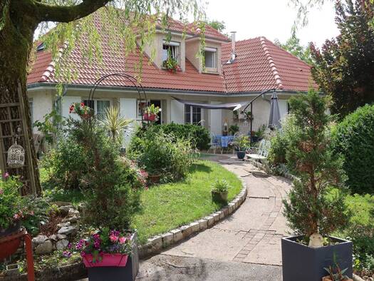 Maison à vendre 520 000 € 4 chambres 180 m² 1 863 m² de terrain Morteau 25500