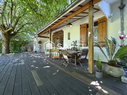 Maison à vendre 506 800 € 6 pièces 4 chambres 127 m² 1 003 m² de terrain Centre Ville Saint-Médard-en-Jalles 33160